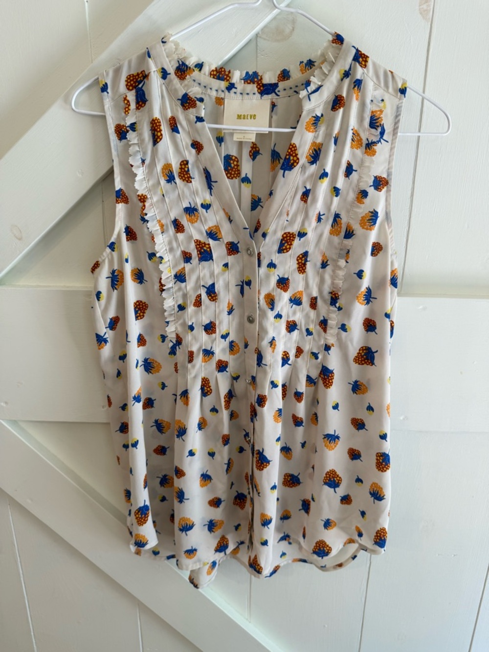 Maeve Anthropologie‎ Strawberry Print Sleeveless Ruffle Pleated Blouse Size 2